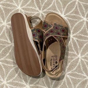 L’Artiste Spring Step sandal 38 7.5 8